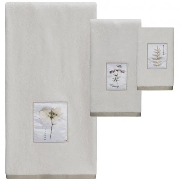 Pressed Leaves Bath Towel