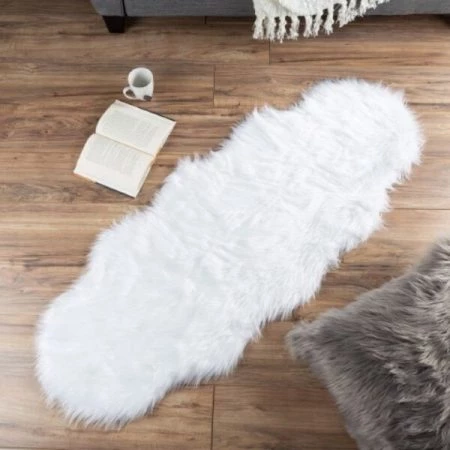 Hastings Home Faux Sheepskin Fur Rug (2x5 feet, White)